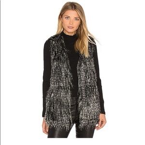 JACK by BB Dakota Faux Fur Vest in gray and black M